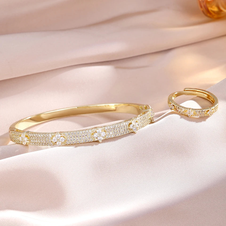 BeautifulHalos Four-leaf Flower Bracelet